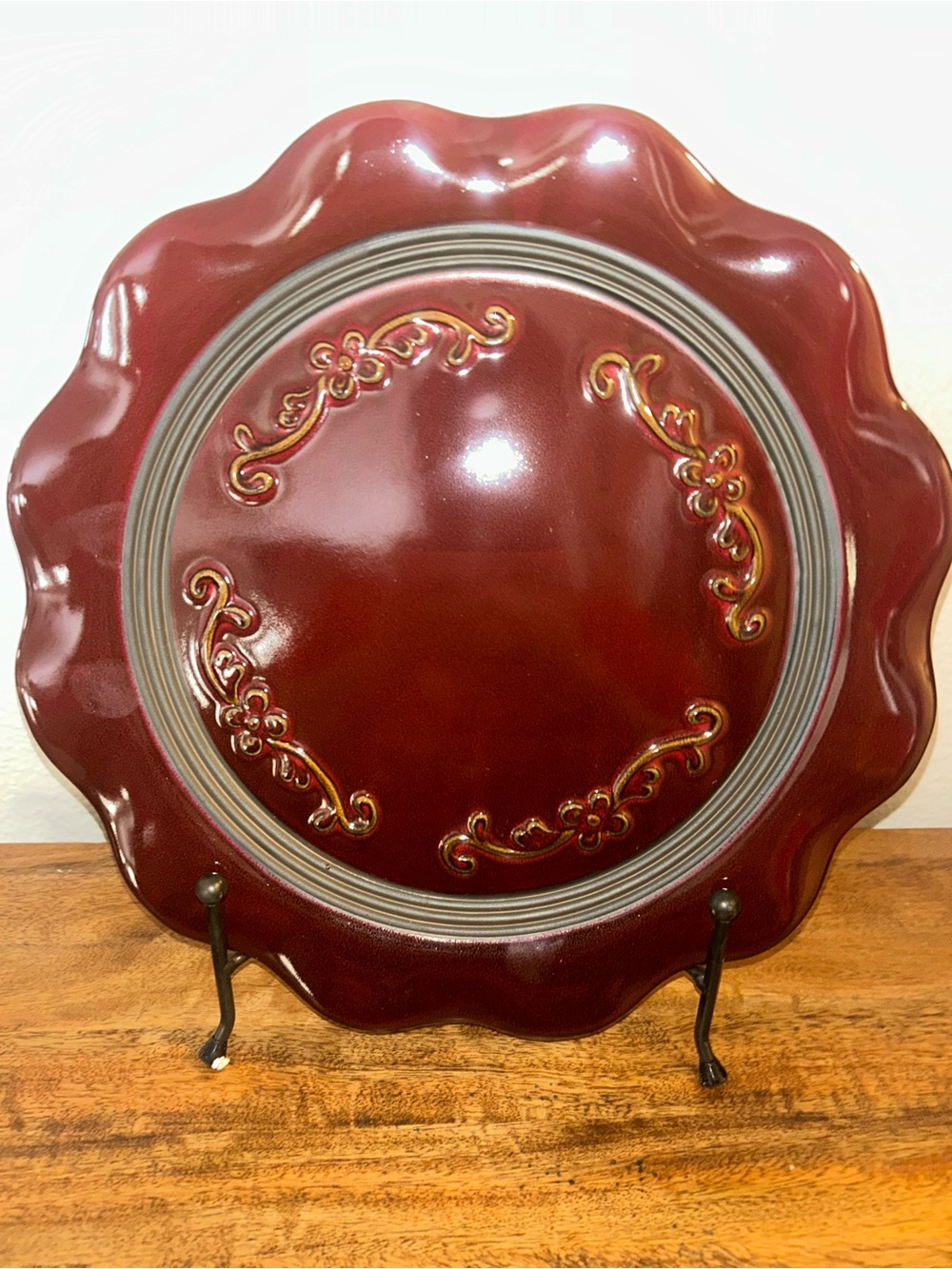 Scentsy Decorative Burgundy Scalloped Ceramic Charger Plate